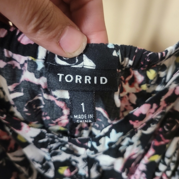 Size 1 Skull and Roses Torrid Dress - Picture 2 of 2